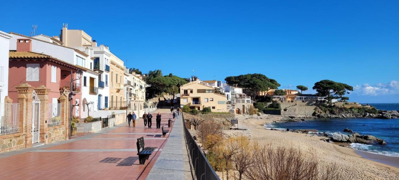 Precioso Apartamento Reformado En 1Ra Linea De Mar Sin Vistas Calella De Palafrugell Exteriör bild